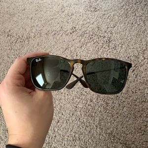 Ray-Ban Sunglasses with Ray-Ban Case
